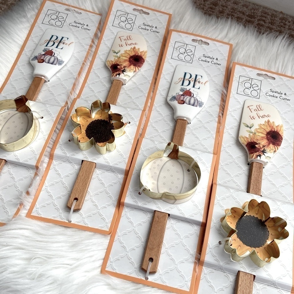 NWT Lot of 4 Fall‎ Spatula and Cookie Cutters